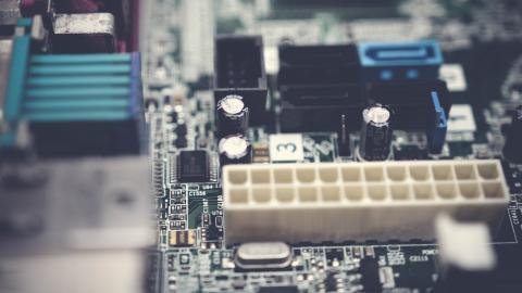 电脑主板芯片图片