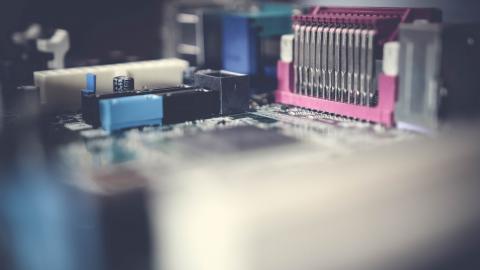 电脑主板芯片图片