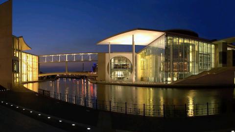 精美城市建筑亮丽风景图片