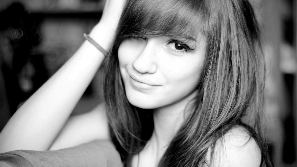 美女黑白照图片