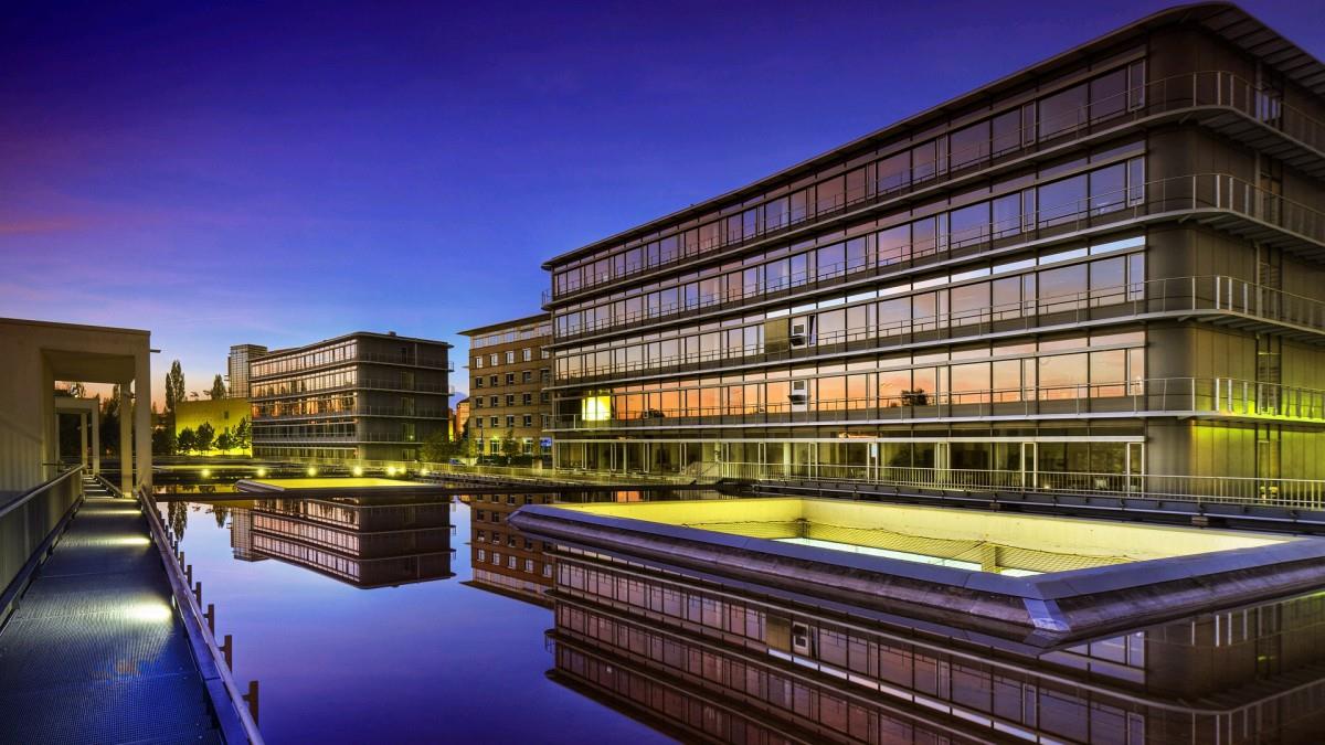 精美城市建筑亮丽风景图片