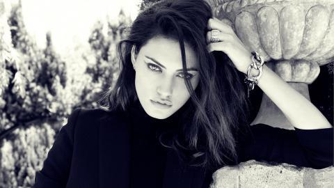 美女黑白照图片