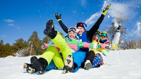 快乐滑雪场滑雪图片