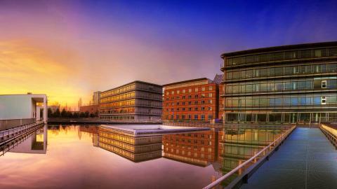 精美城市建筑亮丽风景图片