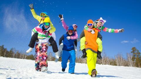 快乐滑雪场滑雪图片