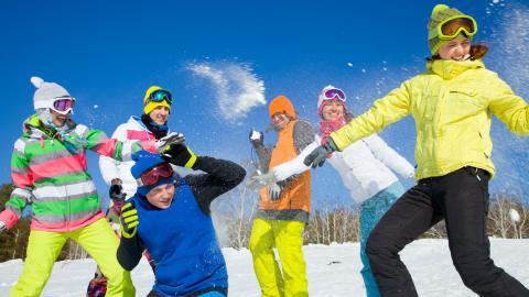 快乐滑雪场滑雪图片