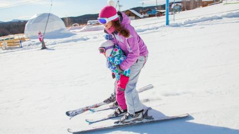快乐滑雪场滑雪图片
