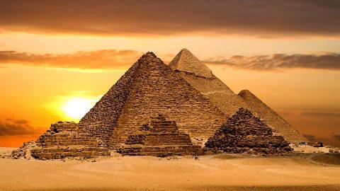 埃及法老和金字塔图片