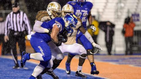 橄榄球比赛运动图片