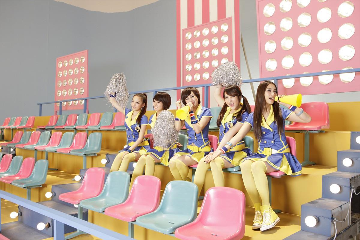 韩国美女kara组合图片