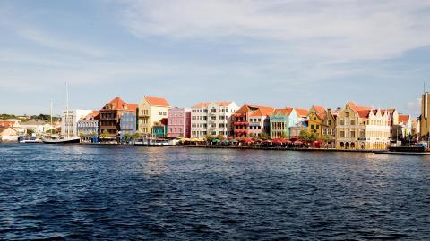 欧洲海边城市美景图片