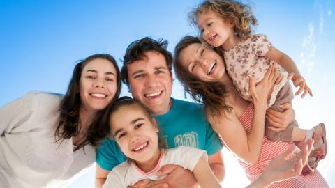 幸福生活一家人图片