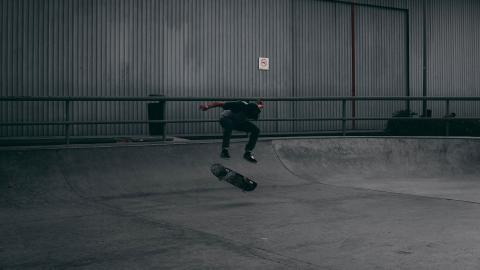 滑板极限运动图片