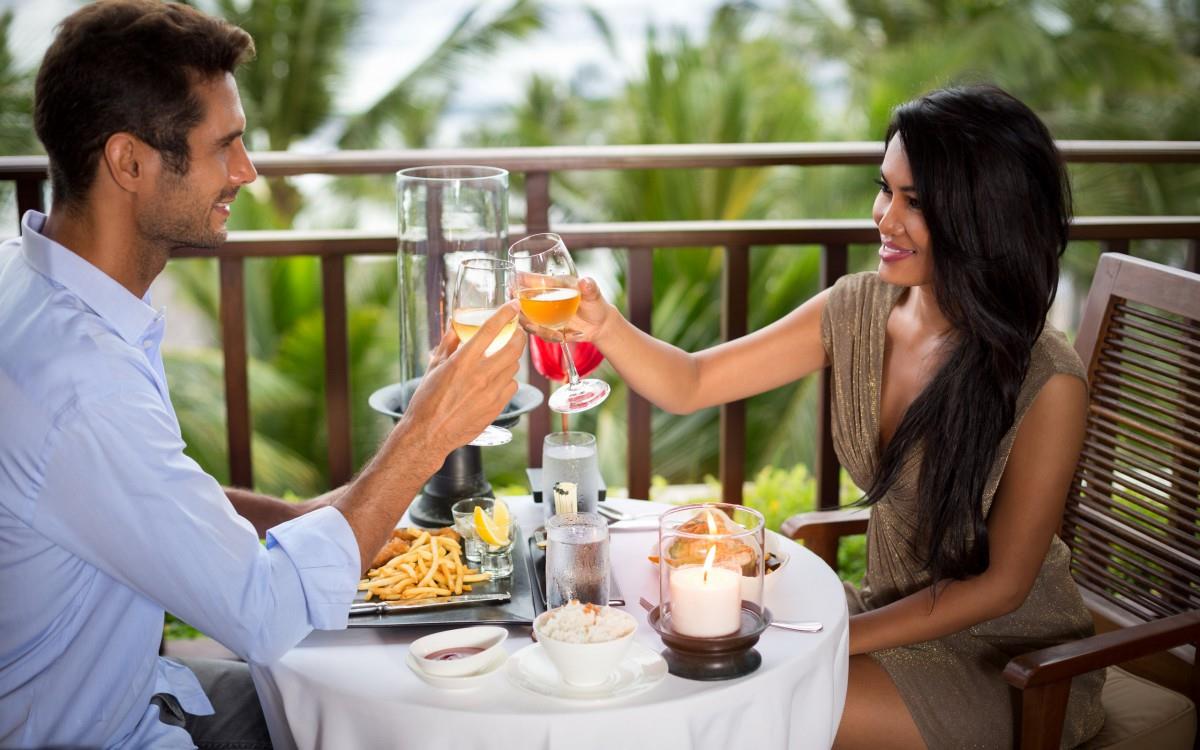 情人情侣烛光晚餐图片