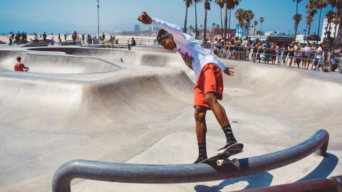 滑板极限运动图片