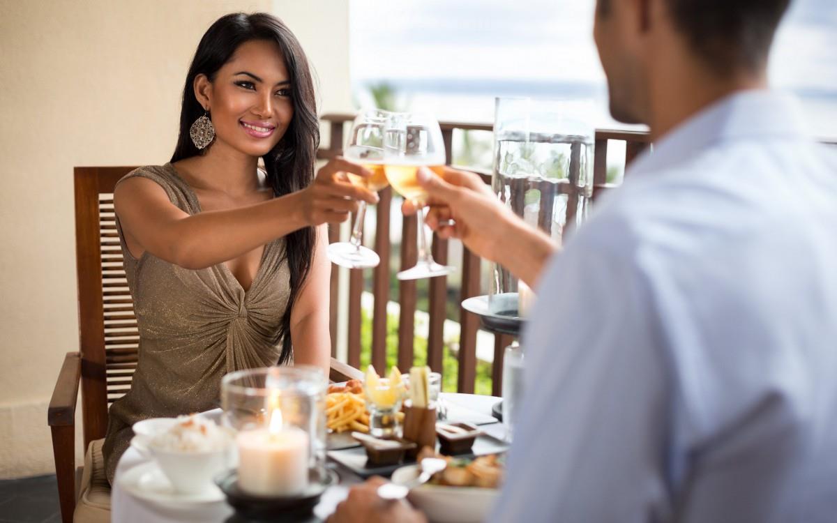 情人情侣烛光晚餐图片