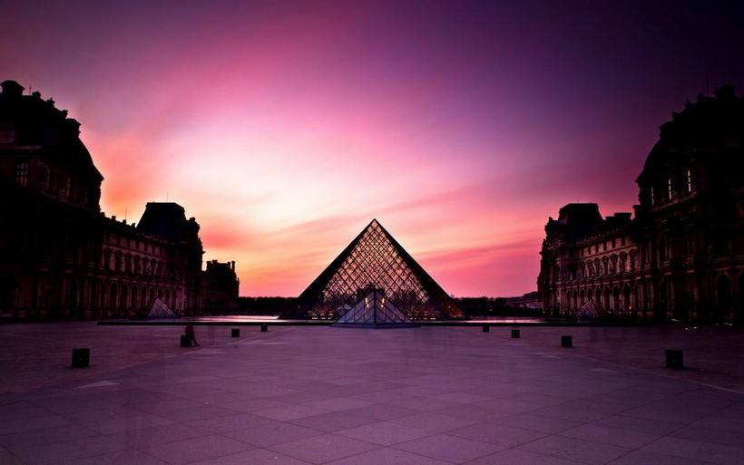 法国巴黎卢浮宫高清图片