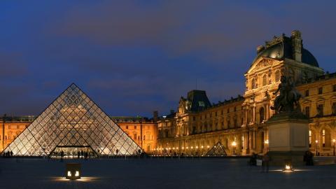 法国巴黎卢浮宫高清图片