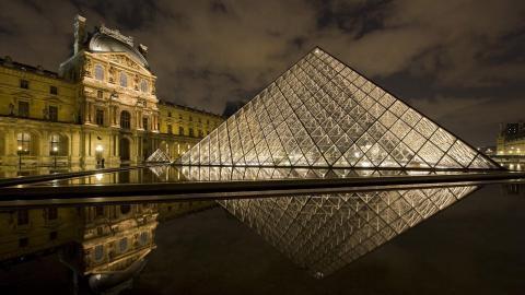 法国巴黎卢浮宫高清图片