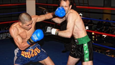 拳击比赛格斗图片