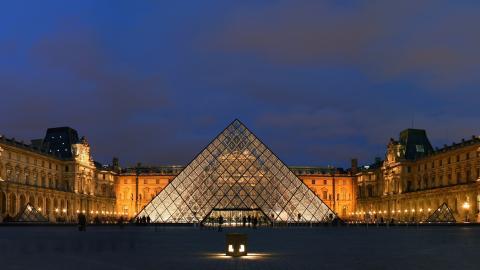 法国巴黎卢浮宫高清图片