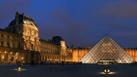 法国巴黎卢浮宫高清图片
