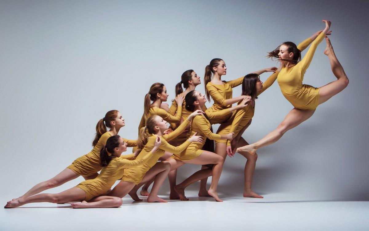 跳芭蕾舞的美女图片