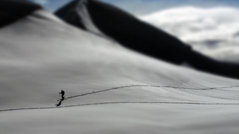 刺激的滑雪运动图片
