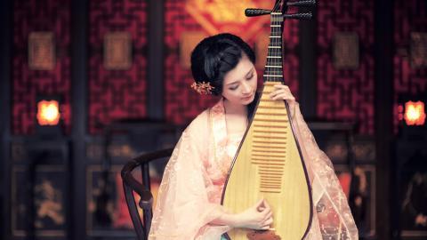 古典琵琶美女图片