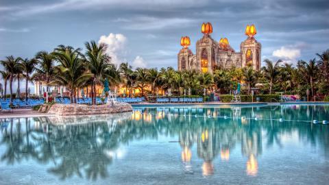 蓝色大海美景图片