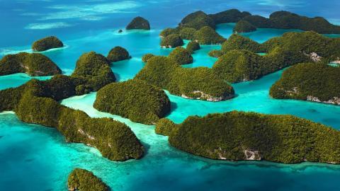 蓝色大海美景图片