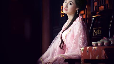 古典琵琶美女图片