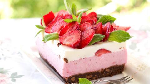 各式各样的草莓蛋糕图片