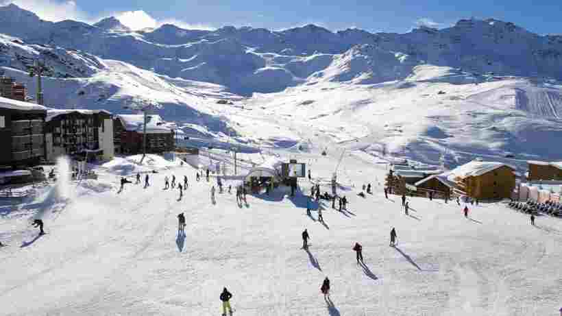 冬季滑雪场滑雪图片