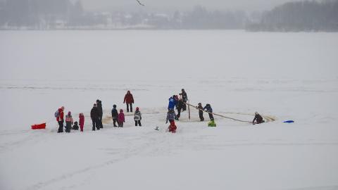 冬季滑雪场滑雪图片