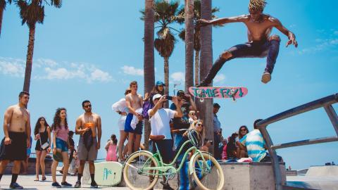 滑板运动高清图片