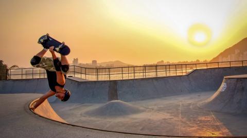 滑板运动高清图片