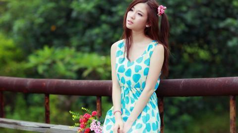 鲜花般青春少女图片