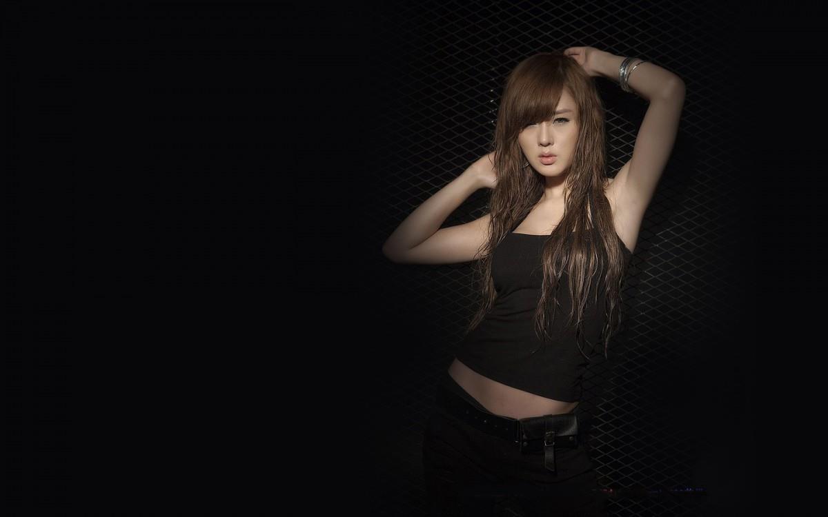 车模美女李智友高清图片