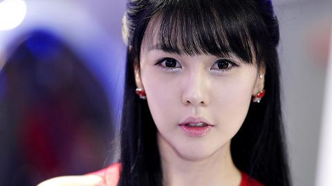 车模美女李智友高清图片