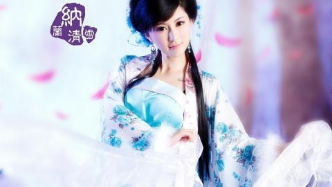 纳兰清雪古装美女图片