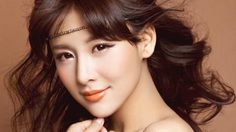 贾青甜美高雅图片