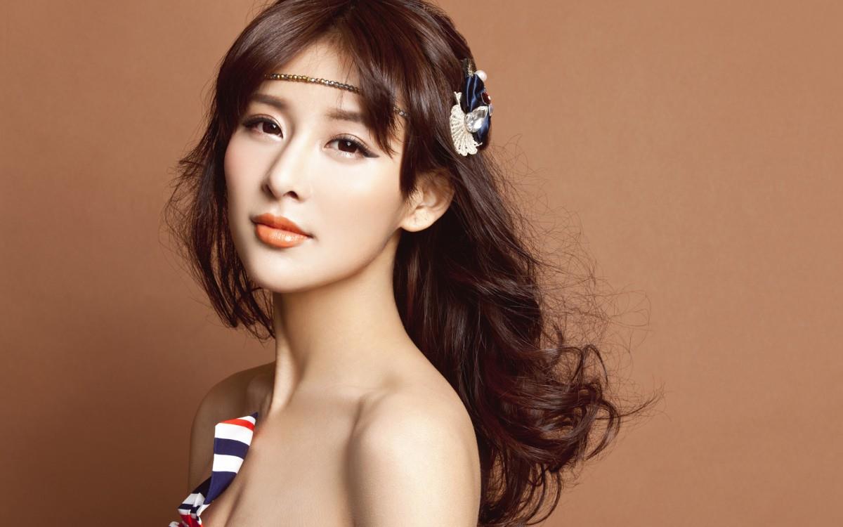 贾青甜美高雅图片