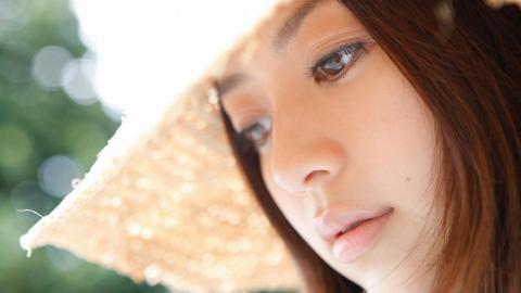 白裙子美女图片