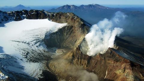 壮观的火山喷发图片