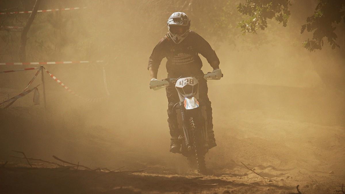 高清越野摩托车比赛图片