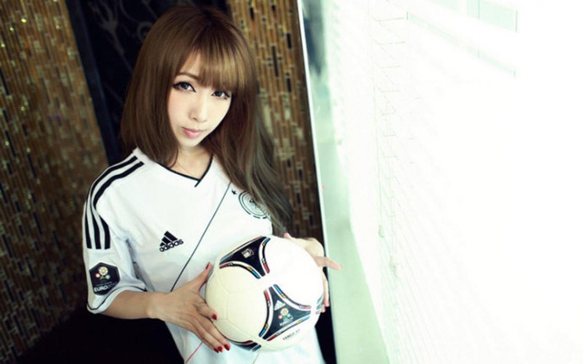美女足球宝贝图片