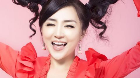 美女夏馨雨图片