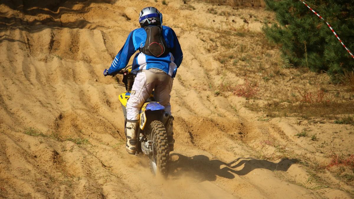 高清越野摩托车比赛图片