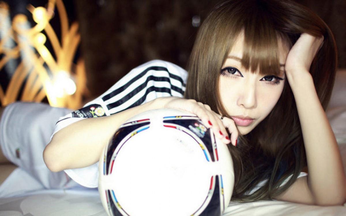 美女足球宝贝图片